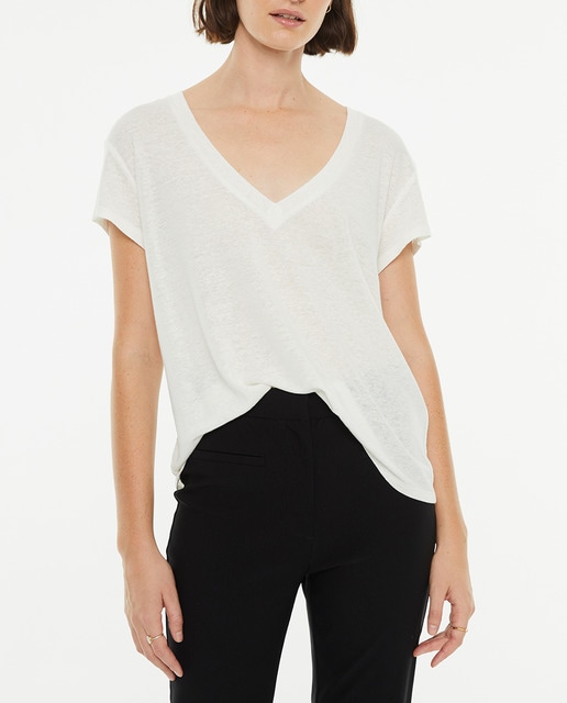 Imagen 0 de Camiseta mezcla lino de cuello pico de mujer