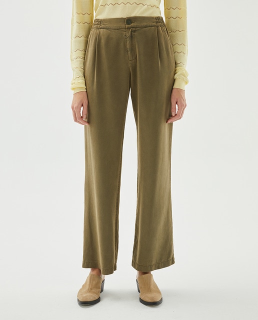 Imagen 0 de Pantalón de tencel kaki tiro medio de mujer