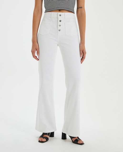 Imagen 0 de Jeans blanco flare fit botones de mujer