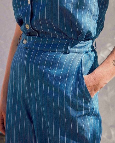 Pantalón campana azul marino con rayas blancas de mujer — oferta en Primeriti