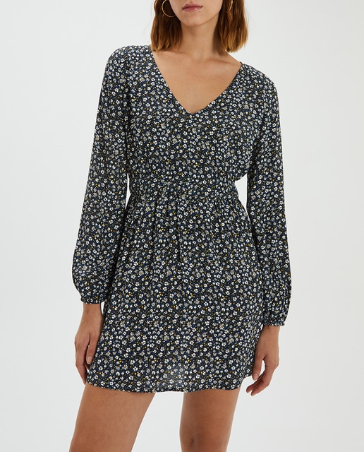 Imagen 0 de Vestido corto fluido estampado flores de mujer