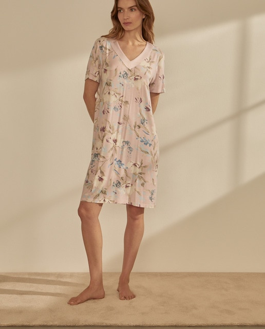 Imagen 0 de Camisón corto cuello pico