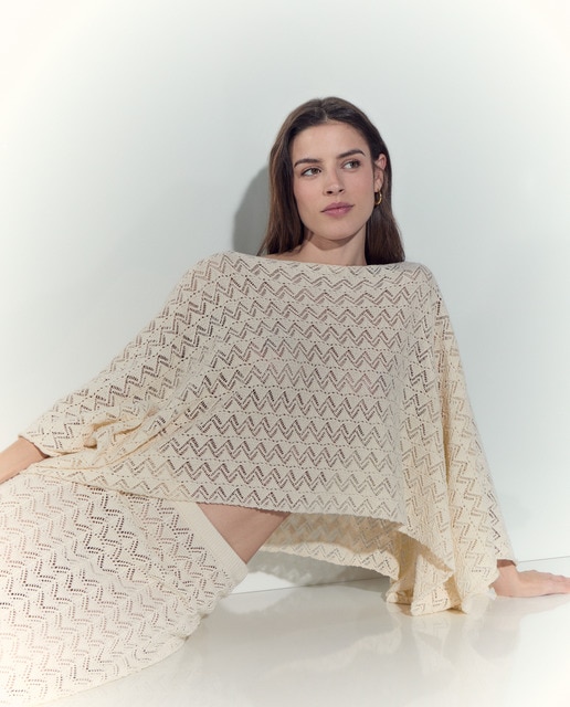 Imagem 0 de Poncho de Malha Liso