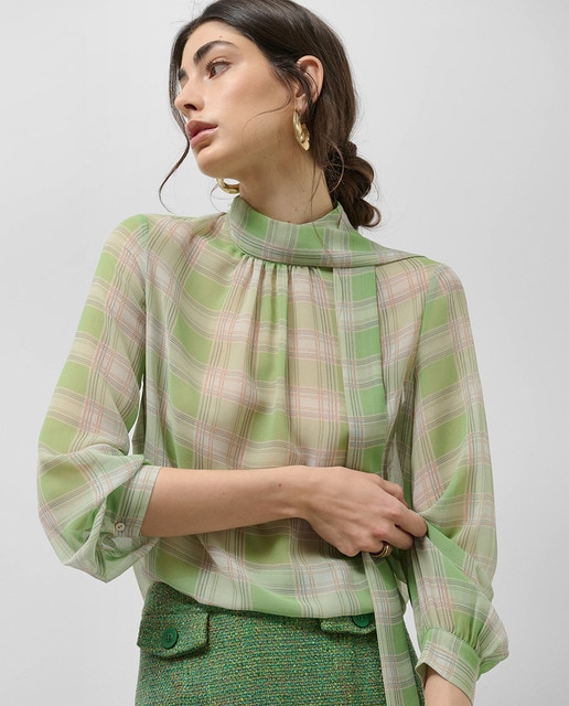 Imagem 0 de Blusa aos Quadrados com Gola Franzida
