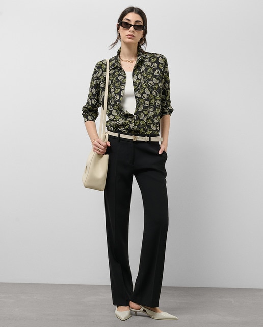 Imagen 0 de Camisa de mujer corte masculino estampado hojas