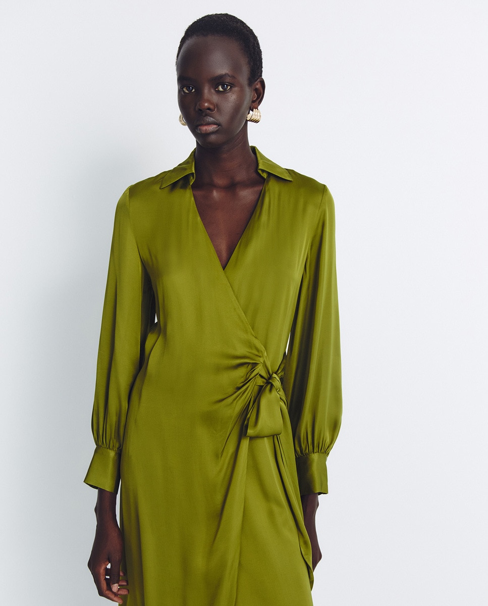 Vestido Camiseiro com Páreo Verde-6