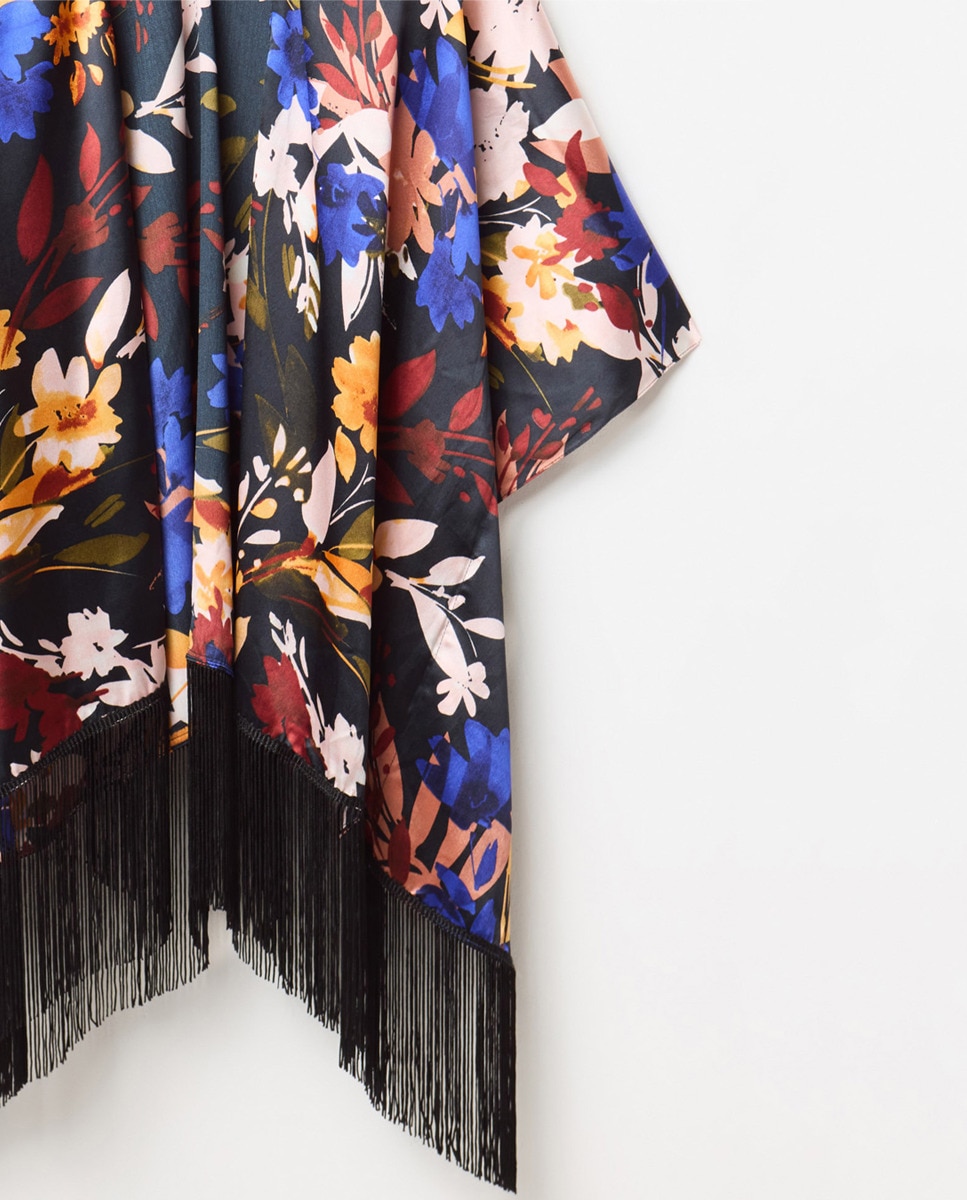 Kimono com Estampado Floral e Franjas Preto Multicolor-3