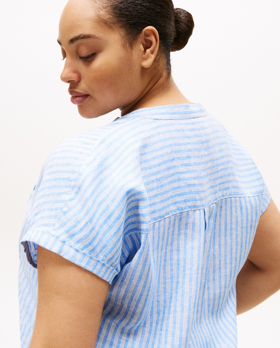 Blusa de manga curta com bolsos Azul-claro-2