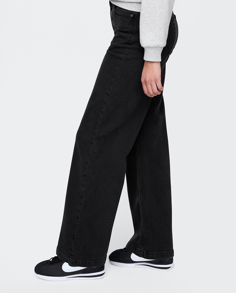 Jeans Relaxed de Perna Larga Preto-2