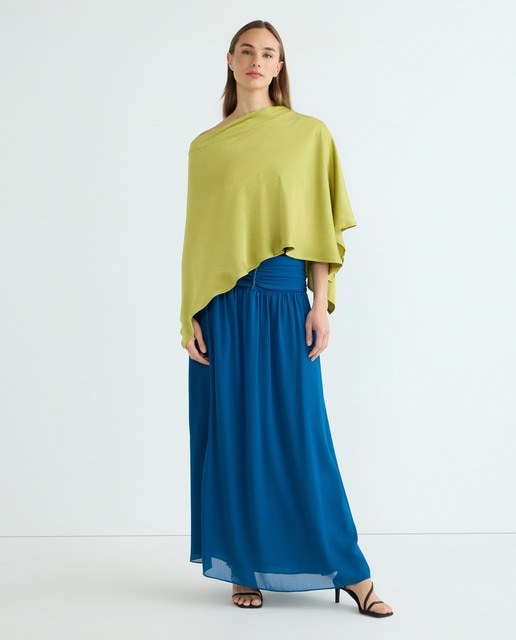 Imagem 0 de Capa com Gola Tipo Blusa