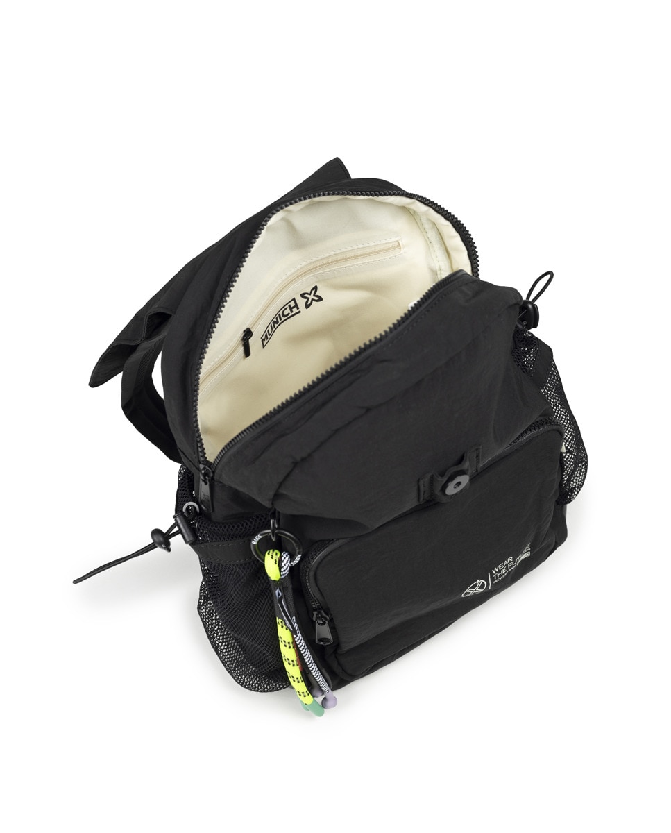 Mochila Fabricada em Poliamida Reciclada Preto-4