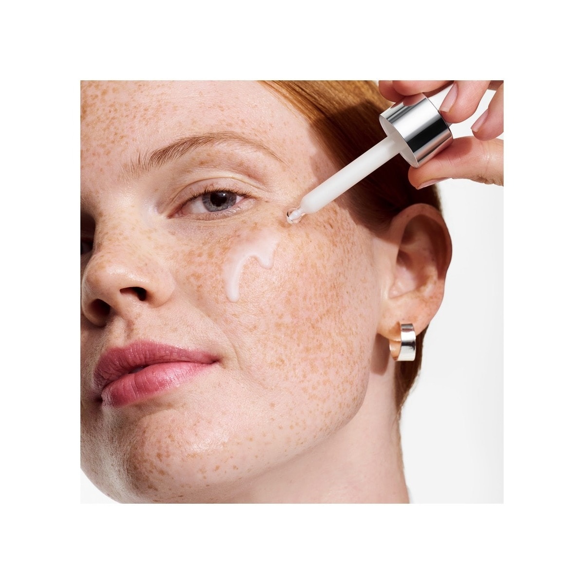 Sérum Iluminador Moisture Surge Active Glow Serum Hydrating Facial 3