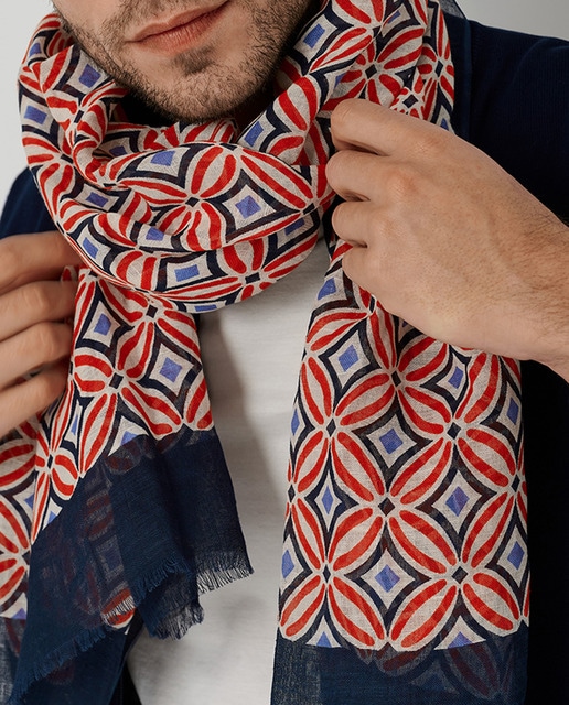 Fular de hombre estampado geométrico
