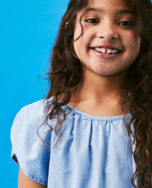 Imagen 0 de Blusa chambray de niña manga corta