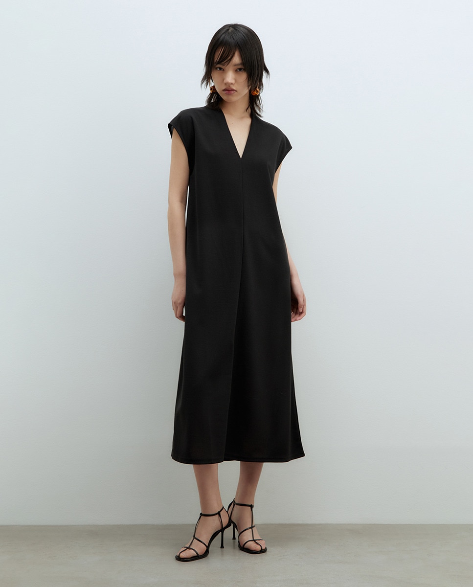 Vestido Básico Preto-1