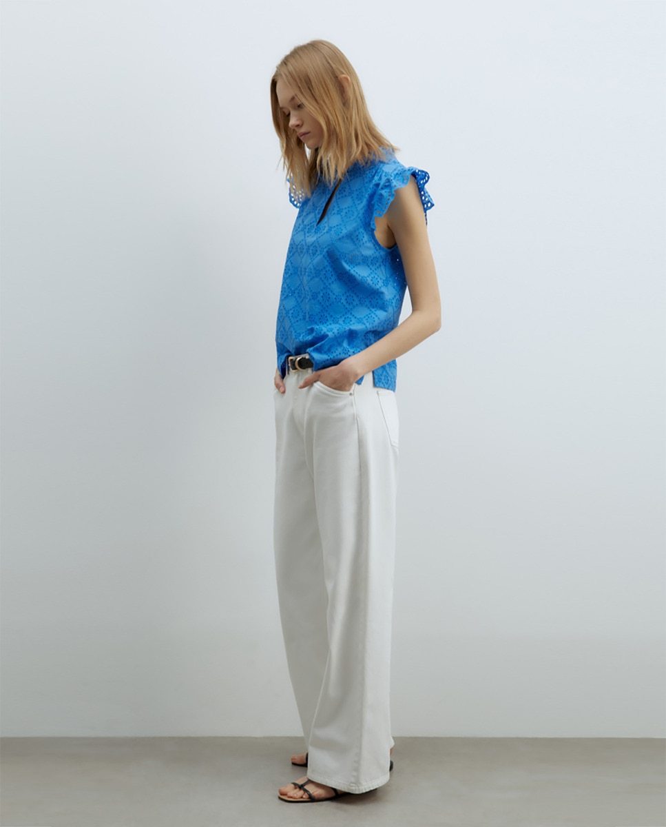 Blusa Perfurada com Folho Azul-4