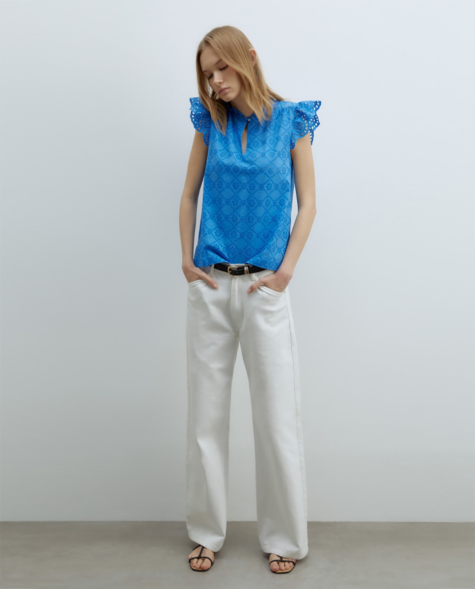 Blusa Perfurada com Folho Azul-2