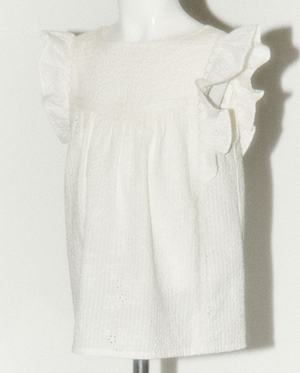 Blusa em Tecido Bordado Branco-1