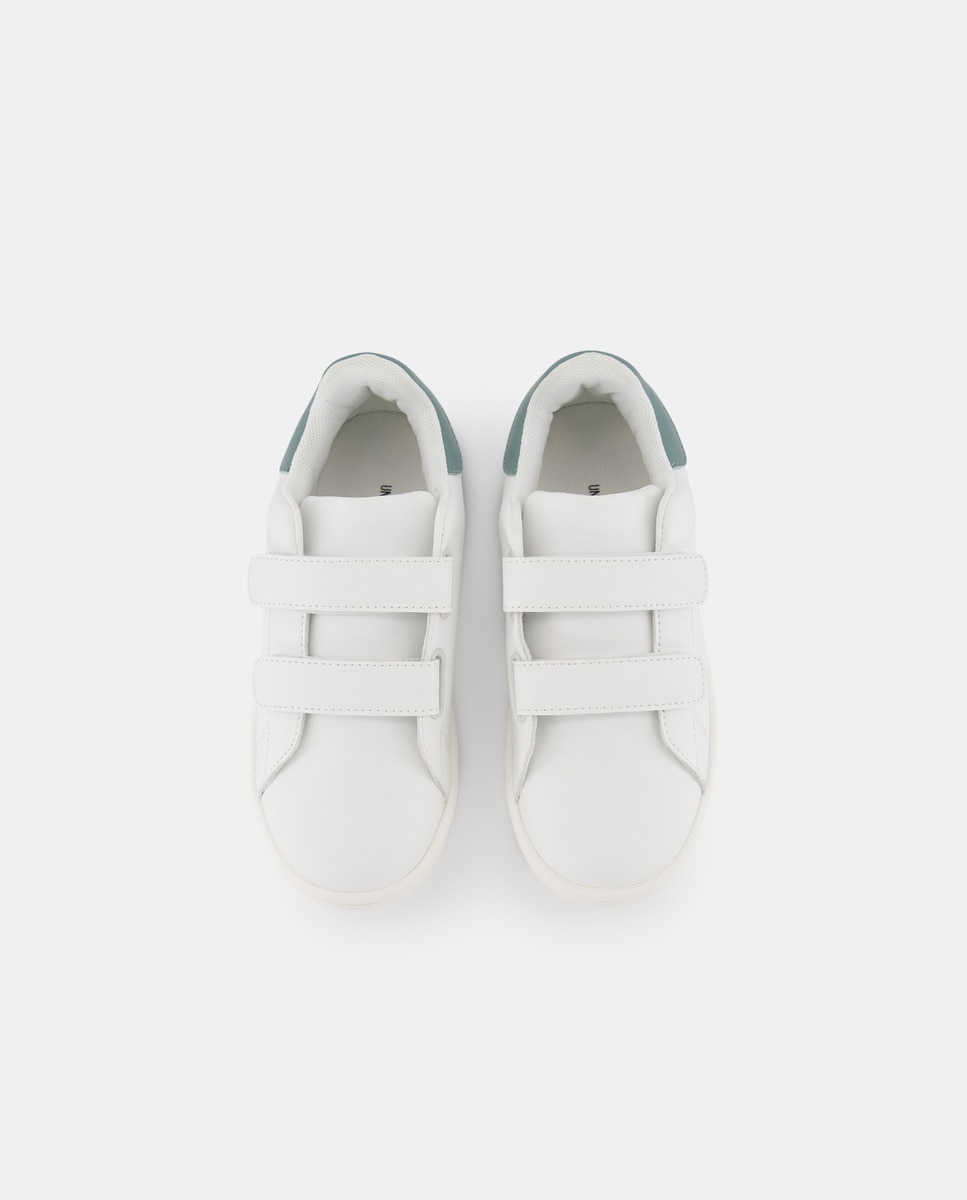 Deportivo velcro detalle trasero color Verde-4