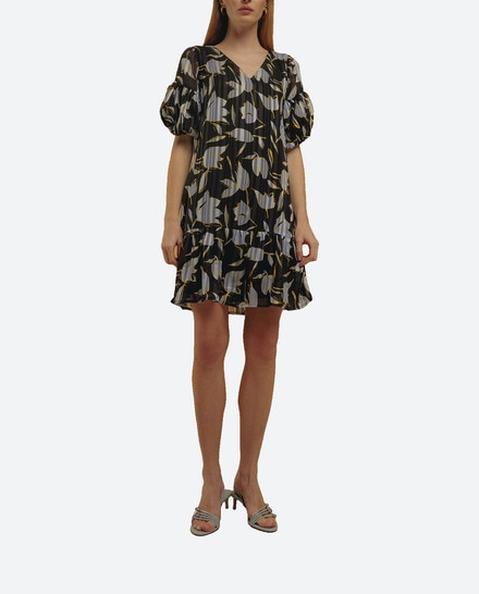 Vestido corto con volante y manga corta abullonada — oferta en Primeriti