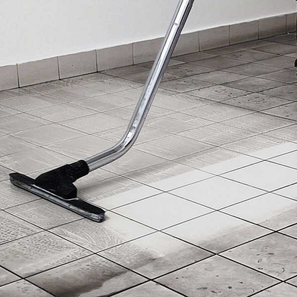 detergente ácido para limpieza profunda Tine Cleaner Flasche 1 l elimina pátinas superfiales, suciedad y residuos