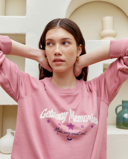 Imagem 0 de Sweatshirt de Decote Redondo e Manga Raglã com Estampado à Frente e Detalhes de Tachas