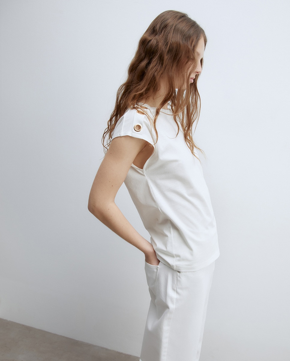 T-shirt com Ilhós Metálicos Branco-4
