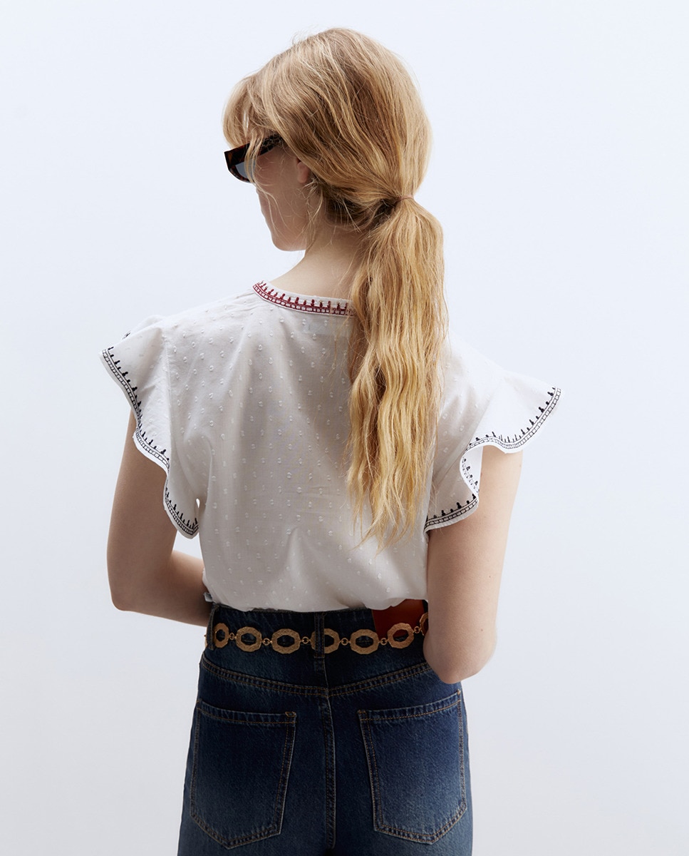 Blusa com peitilho bordado Branco-5