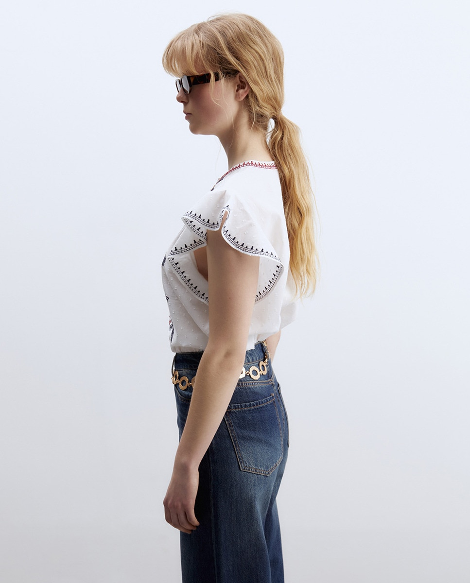 Blusa com peitilho bordado Branco-4
