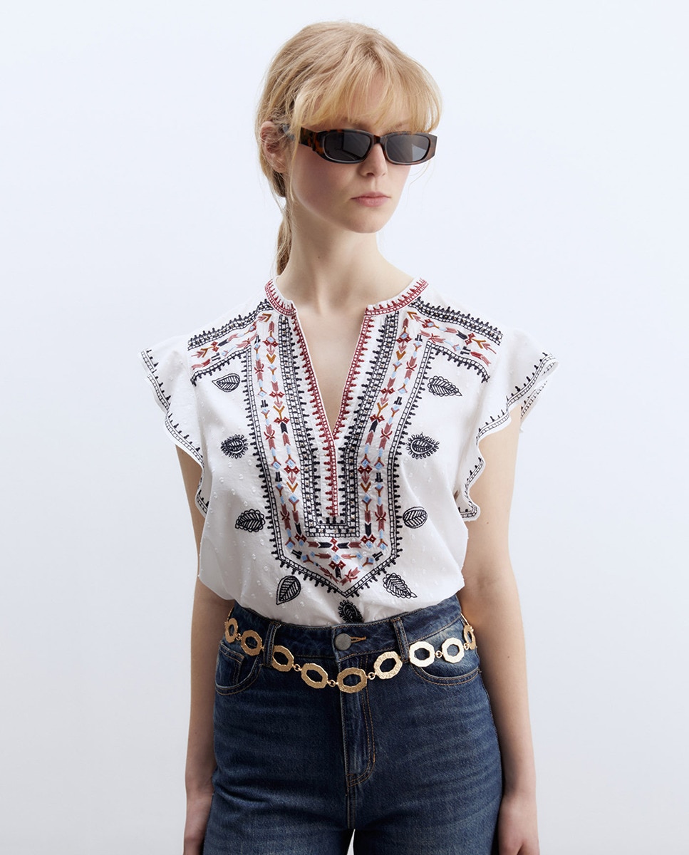 Blusa com peitilho bordado Branco-1