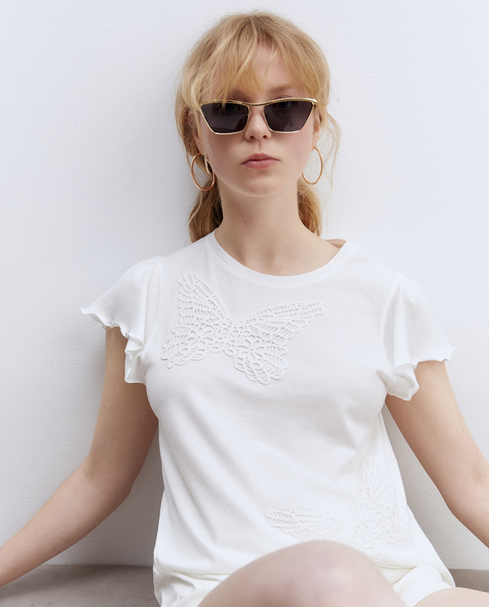 T-shirt com Detalhe Floral Branco-5