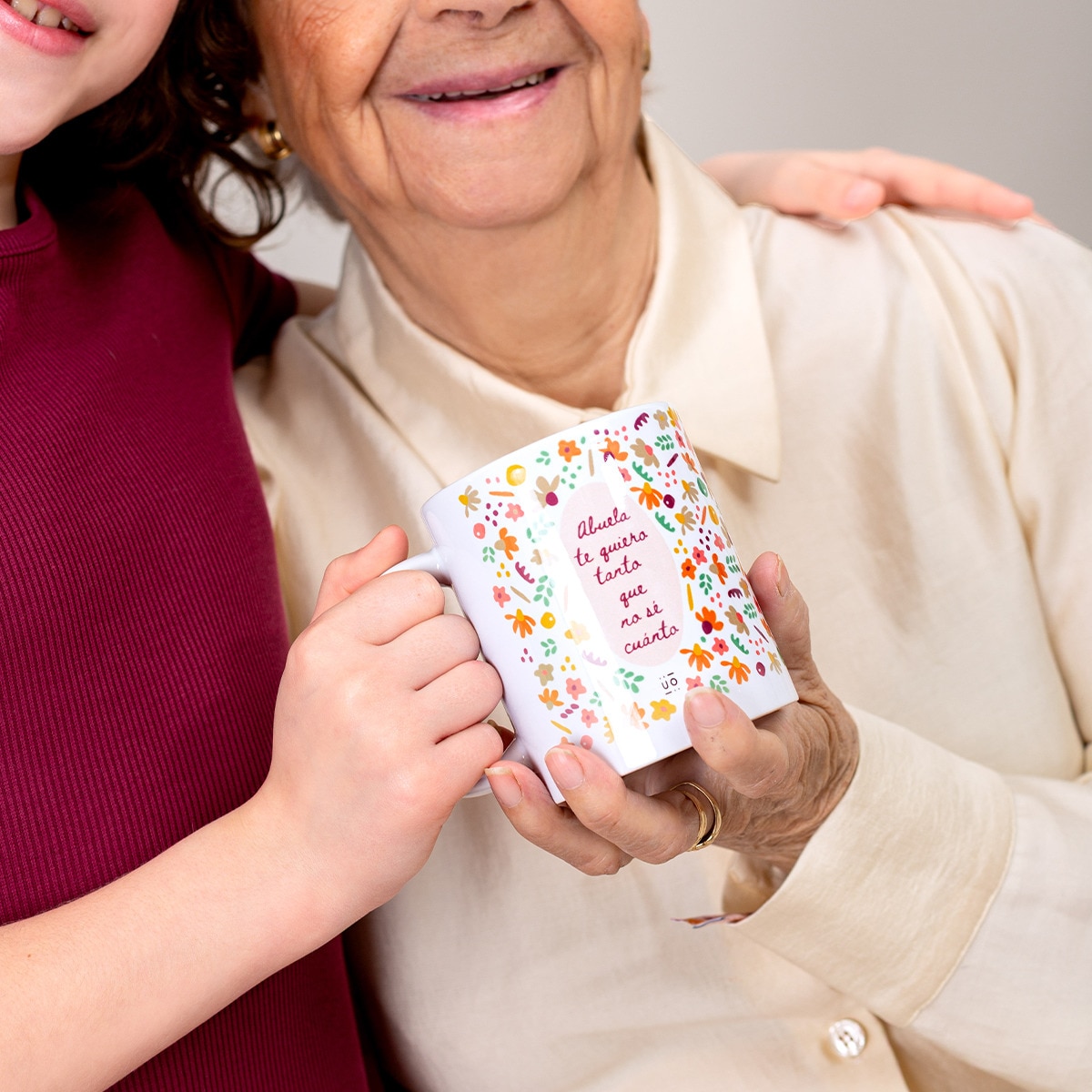 Taza UO "Abuela, te quiero tanto que no sé cuánto" 2