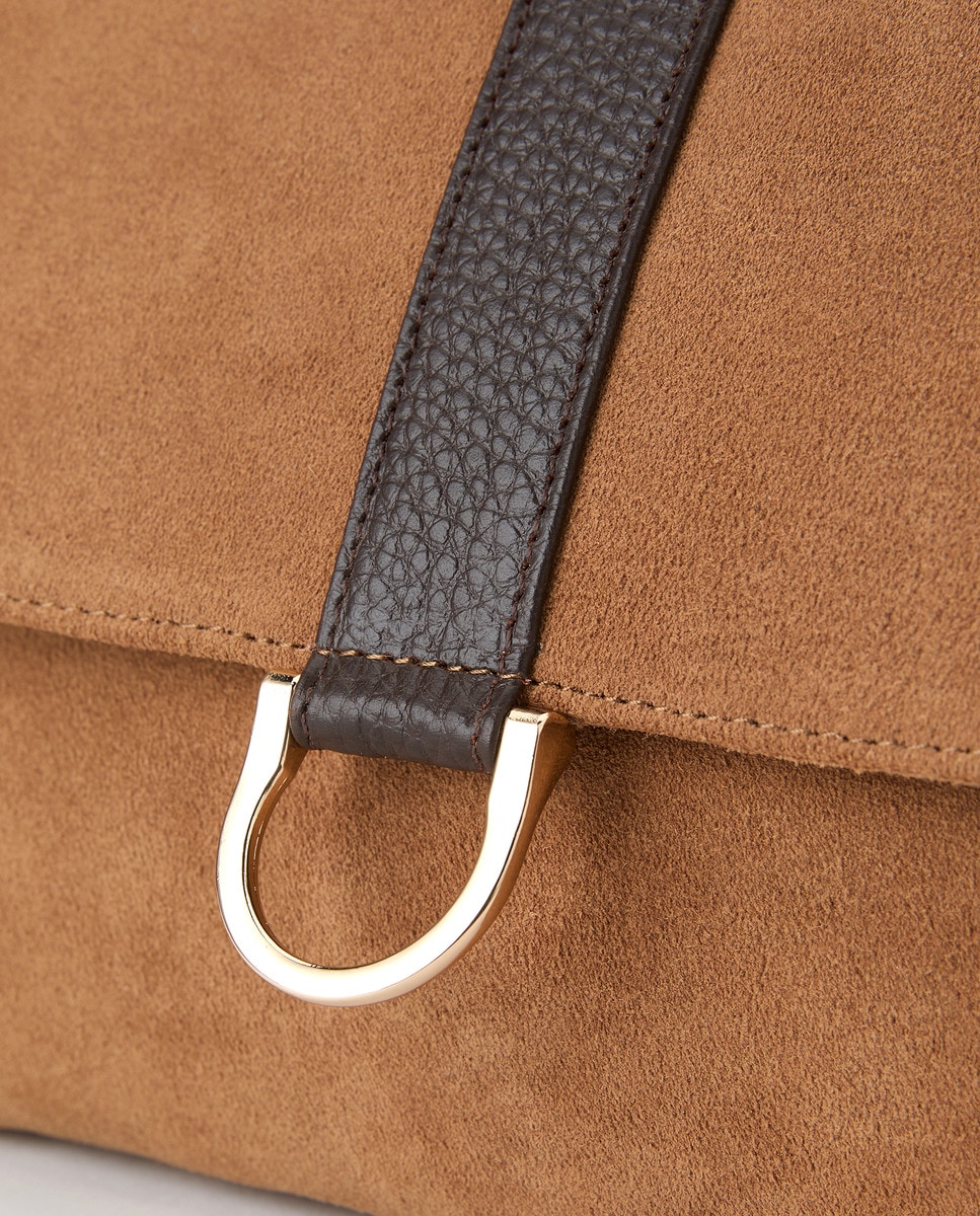 Mala Tipo Baguette em Pele com Fivela Castanho-3