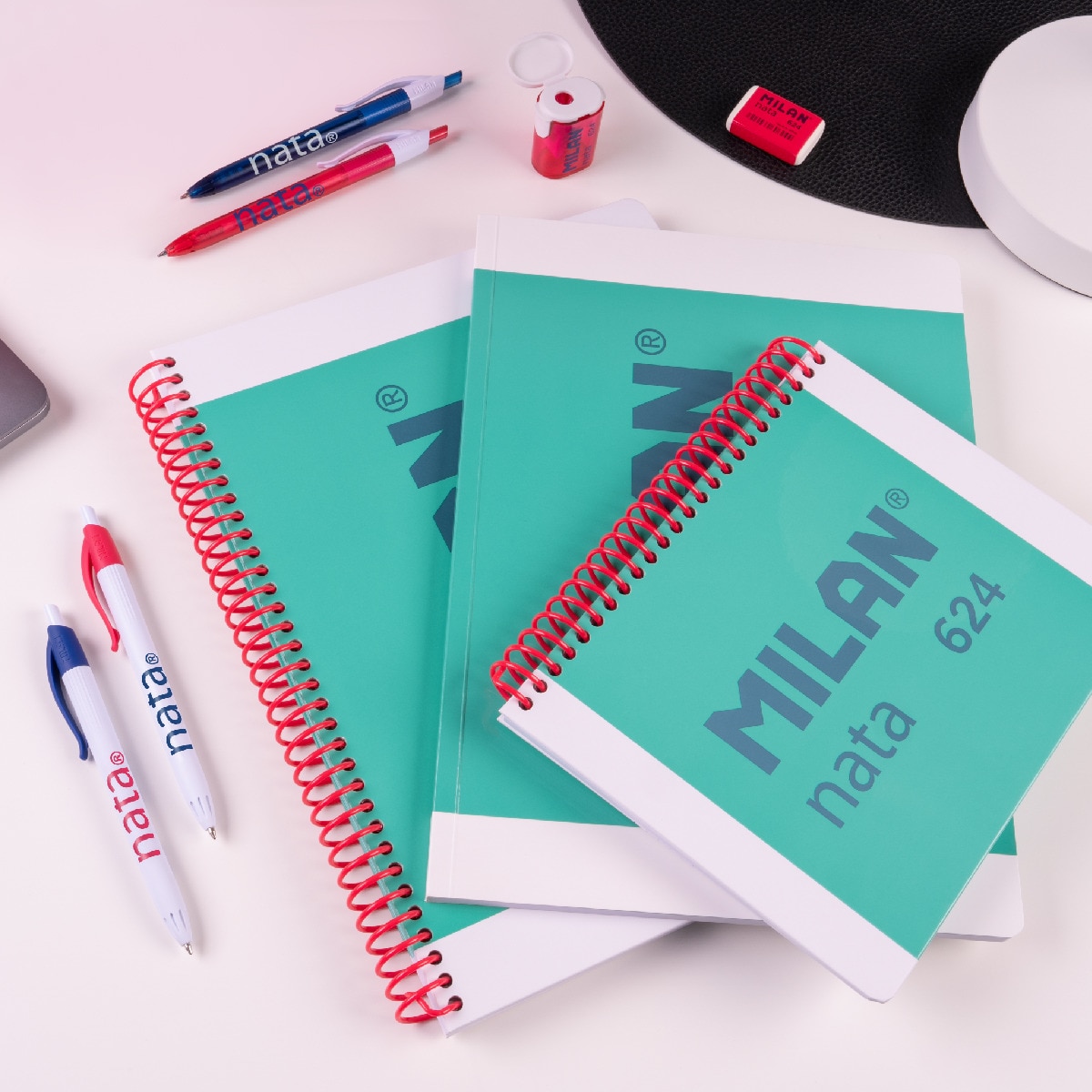 Cuaderno A4 con espiral y tapa dura, papel cuadriculado, 80 hojas de 95gr/m², colección MILAN nata 624 since 1918, verde Verde-6