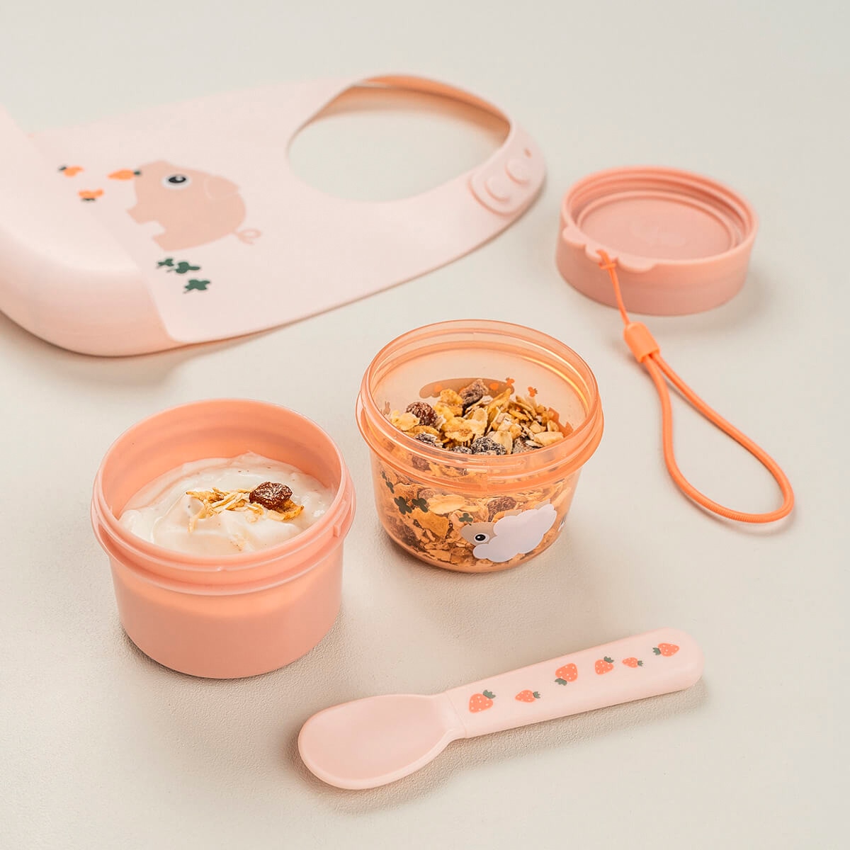 Recipiente conservación snack Done by Deer to go 2-way 150ml Tiny farm Rosa claro-3