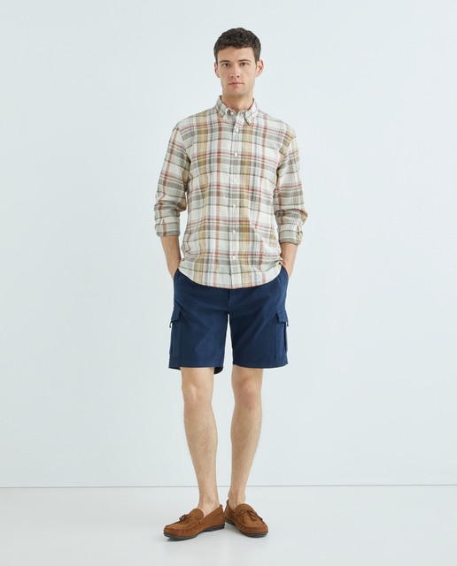 Imagen 0 de Bermuda de hombre tipo chino corte slim