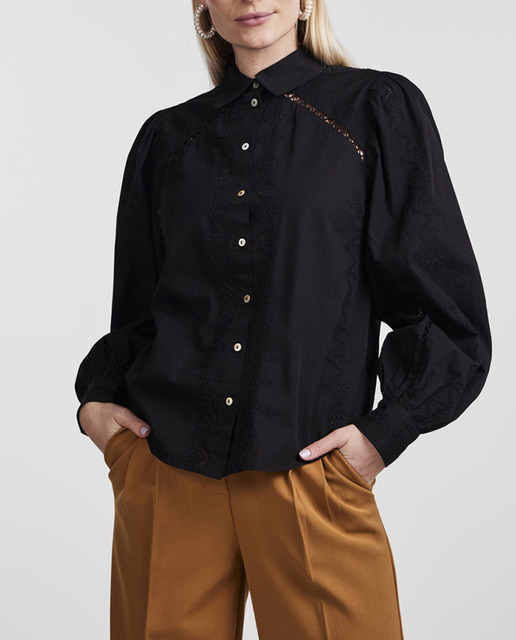 Imagen 0 de Camisa de mujer manga larga troquelada