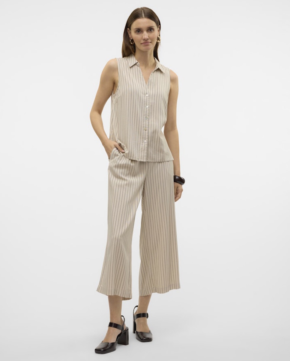 Blusa sem Mangas e com Corte de Camisa Lã-5