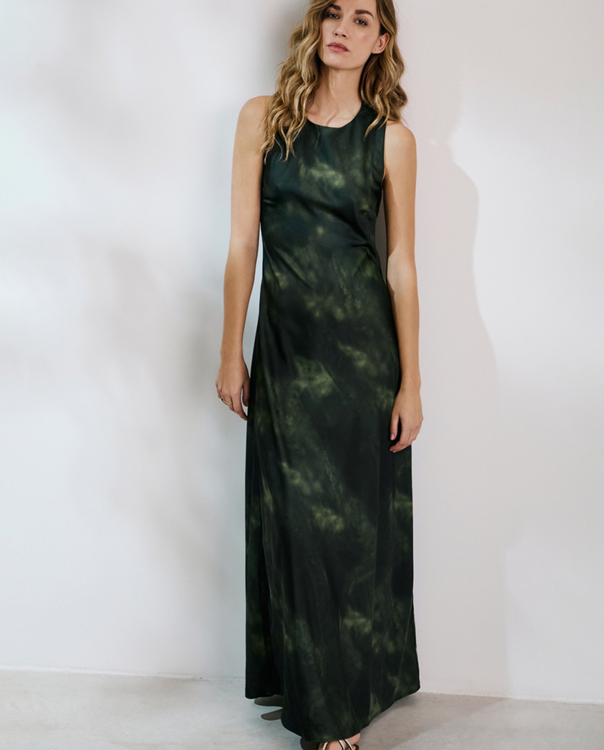 Vestido Comprido com Costas Cruzadas Musgo-3