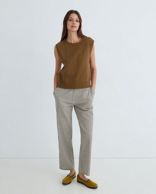 Imagen 0 de Chaleco de mujer de punto y cuello caja