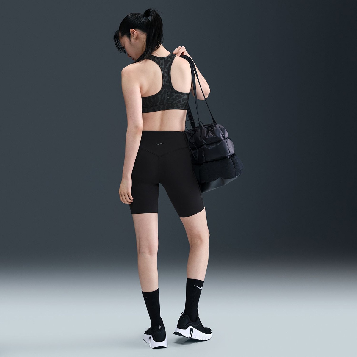 Top de mulher Swoosh Nike Preto-8