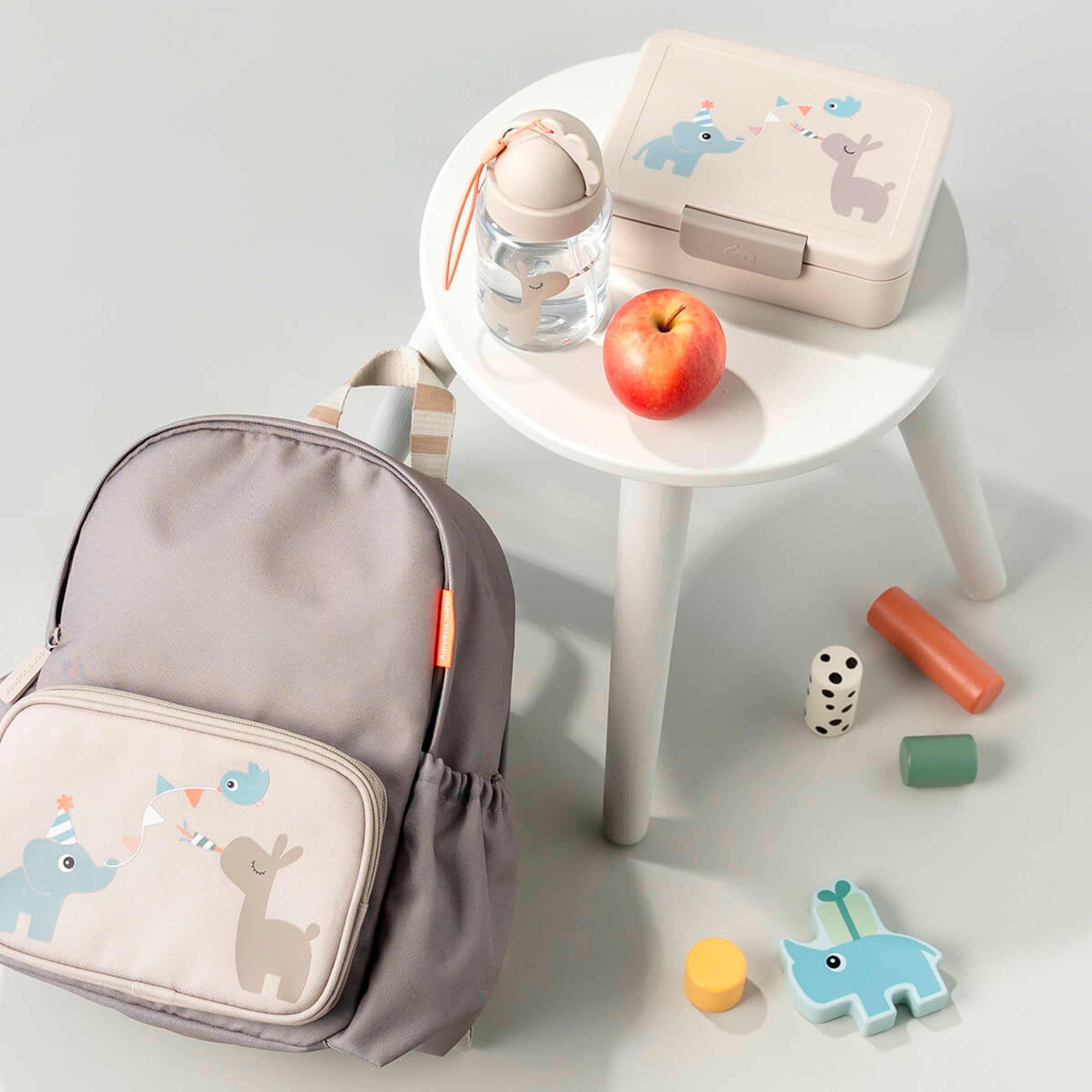 Botella con pajita Done by Deer tritan 280ml Arena-4