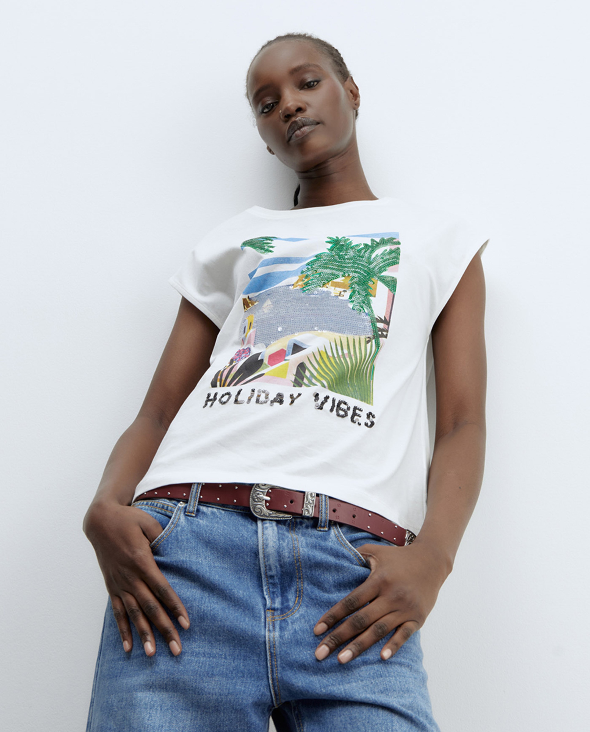 T-shirt Básica com Lantejoulas Cru-6