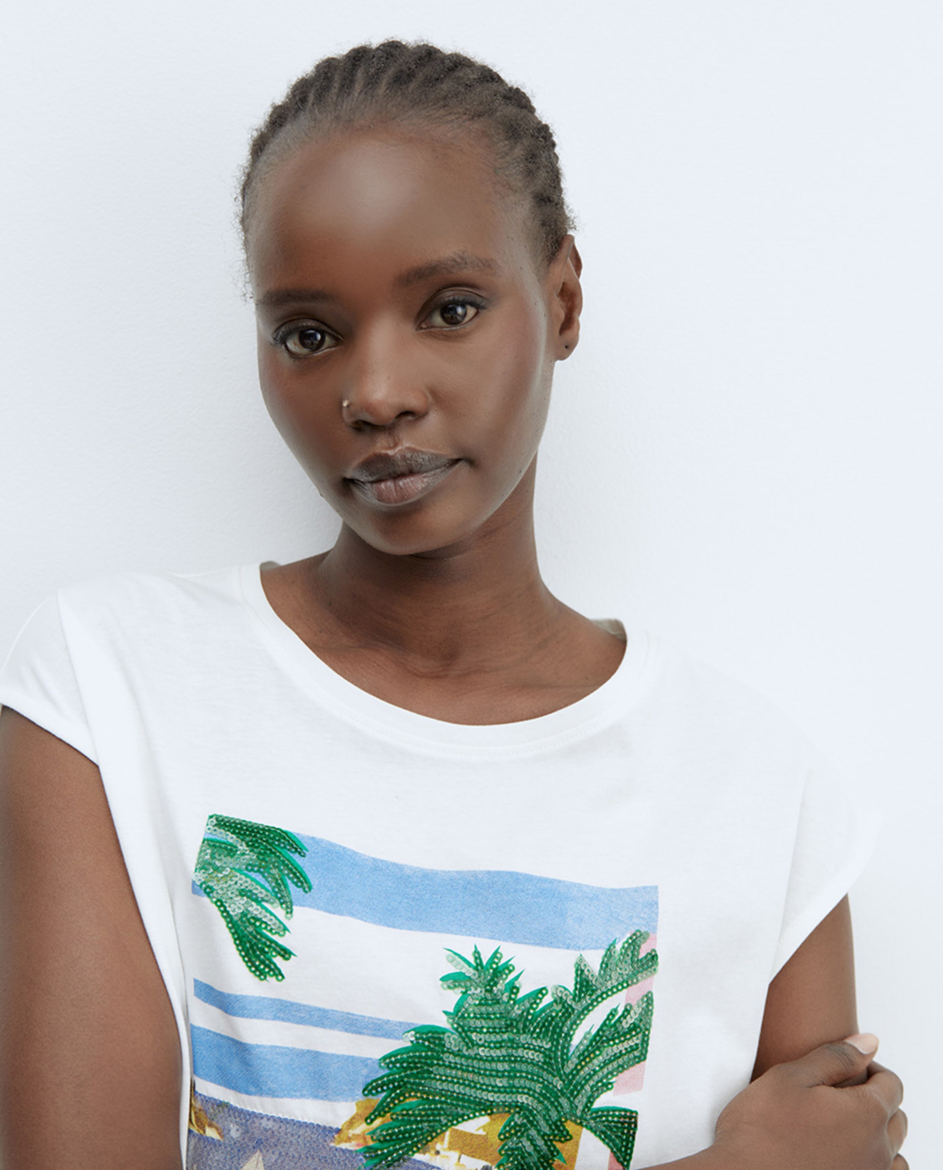 T-shirt Básica com Lantejoulas Cru-3