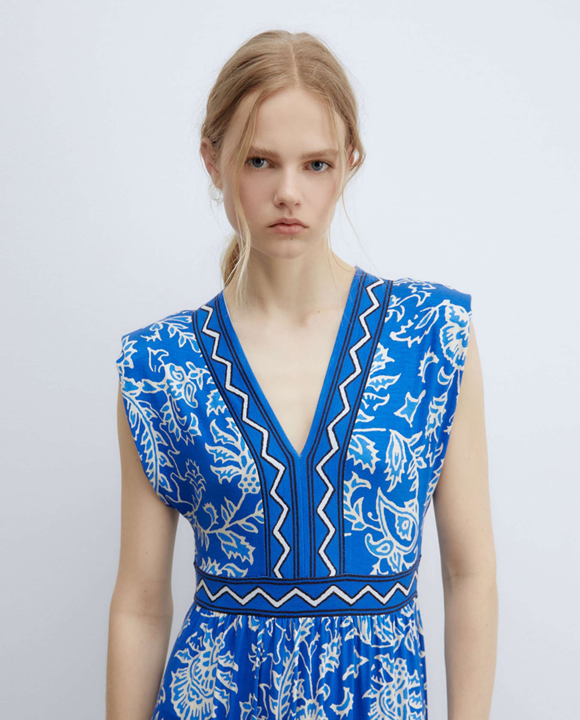 Vestido com Ombreira Azul-2