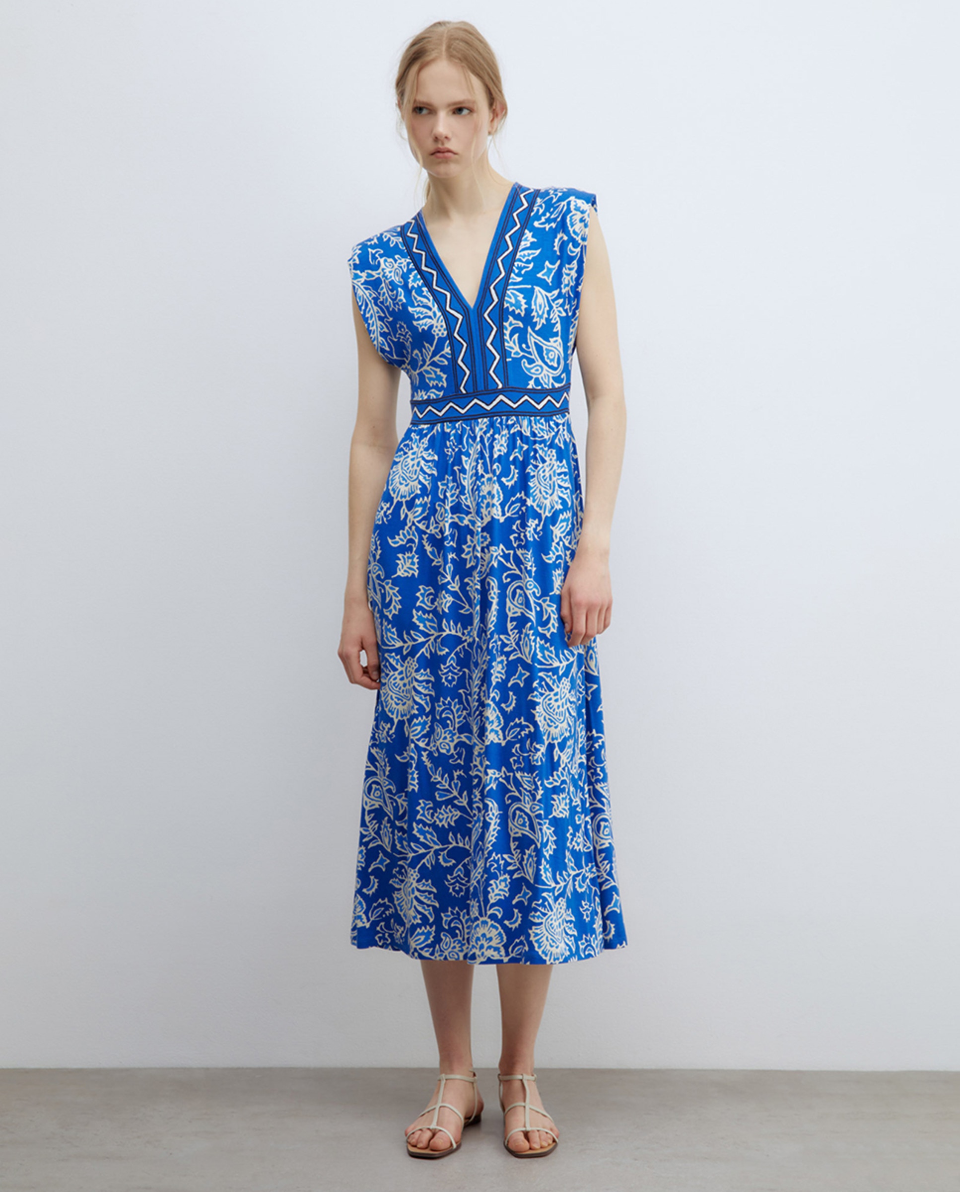 Vestido com Ombreira Azul-1