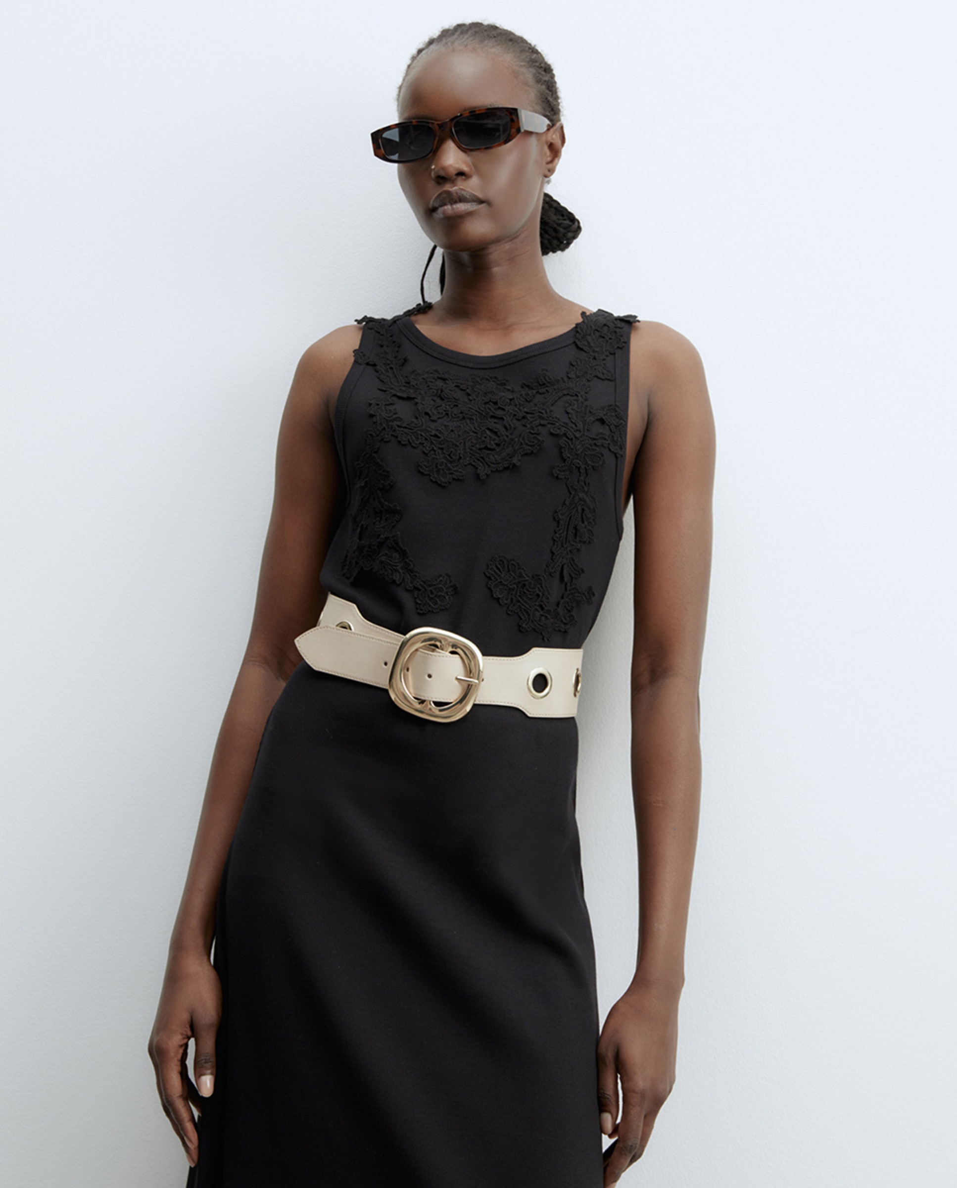 Vestido com Detalhe Canelado Preto-2