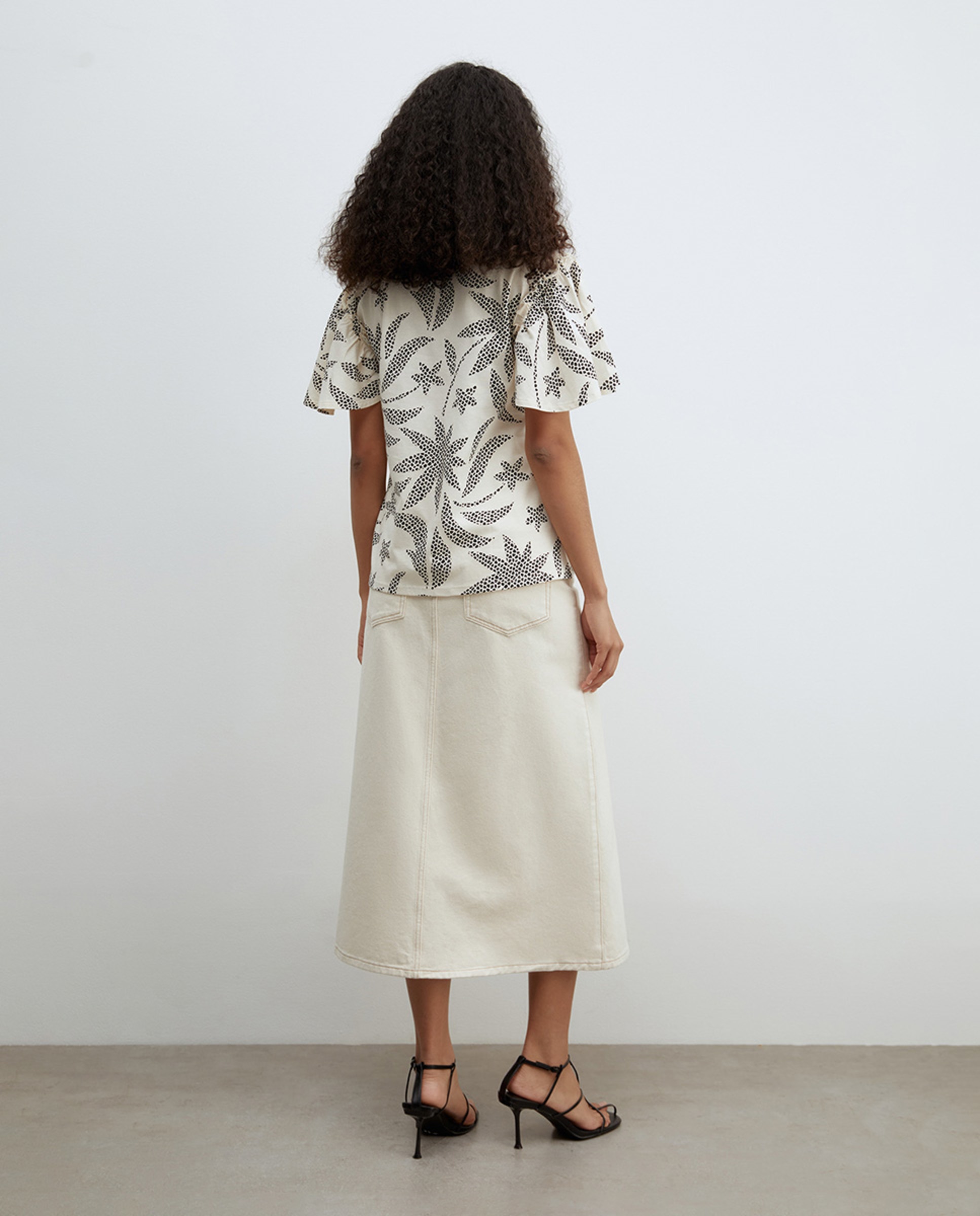 T-shirt Estampada com Folho Branco-5