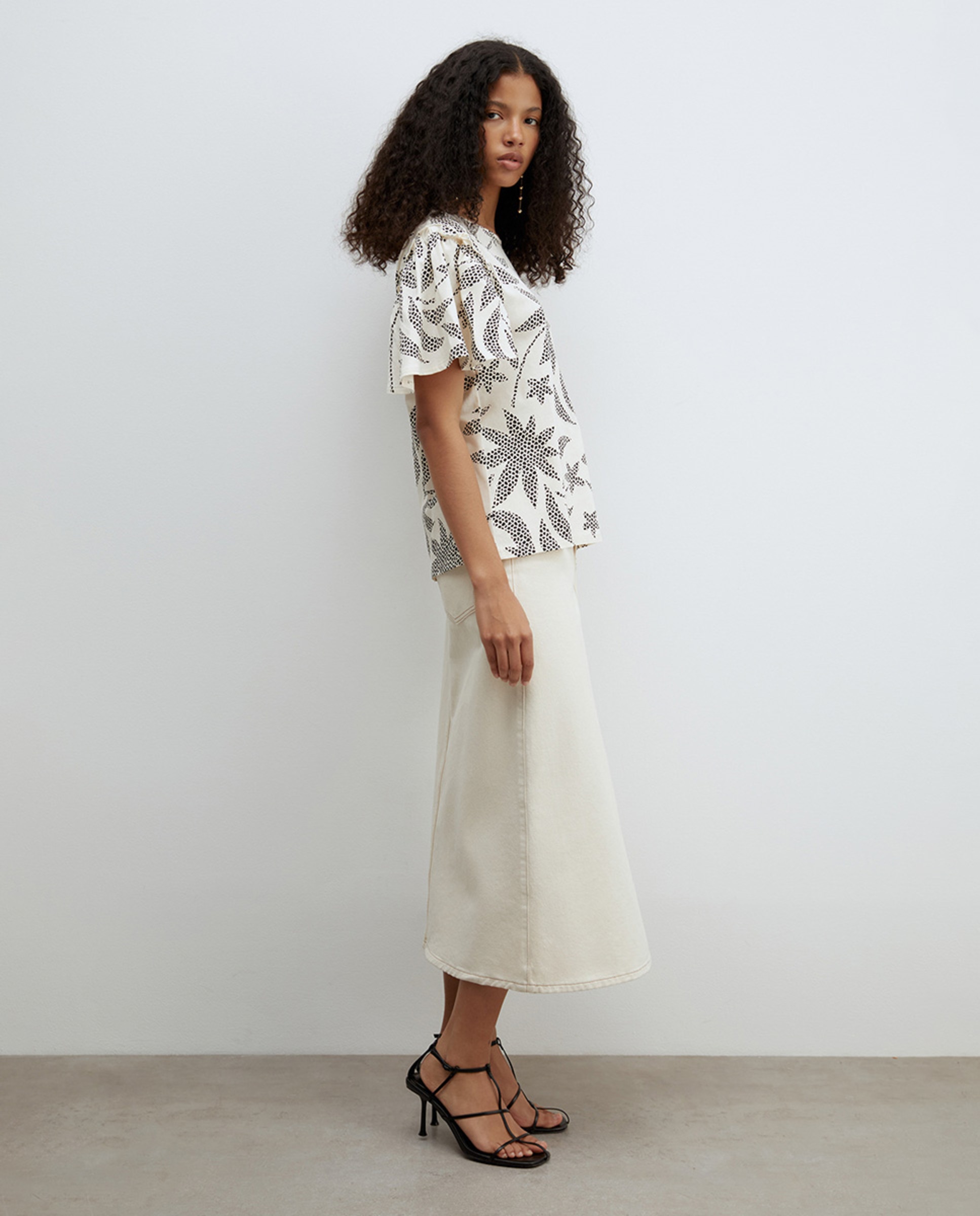 T-shirt Estampada com Folho Branco-4
