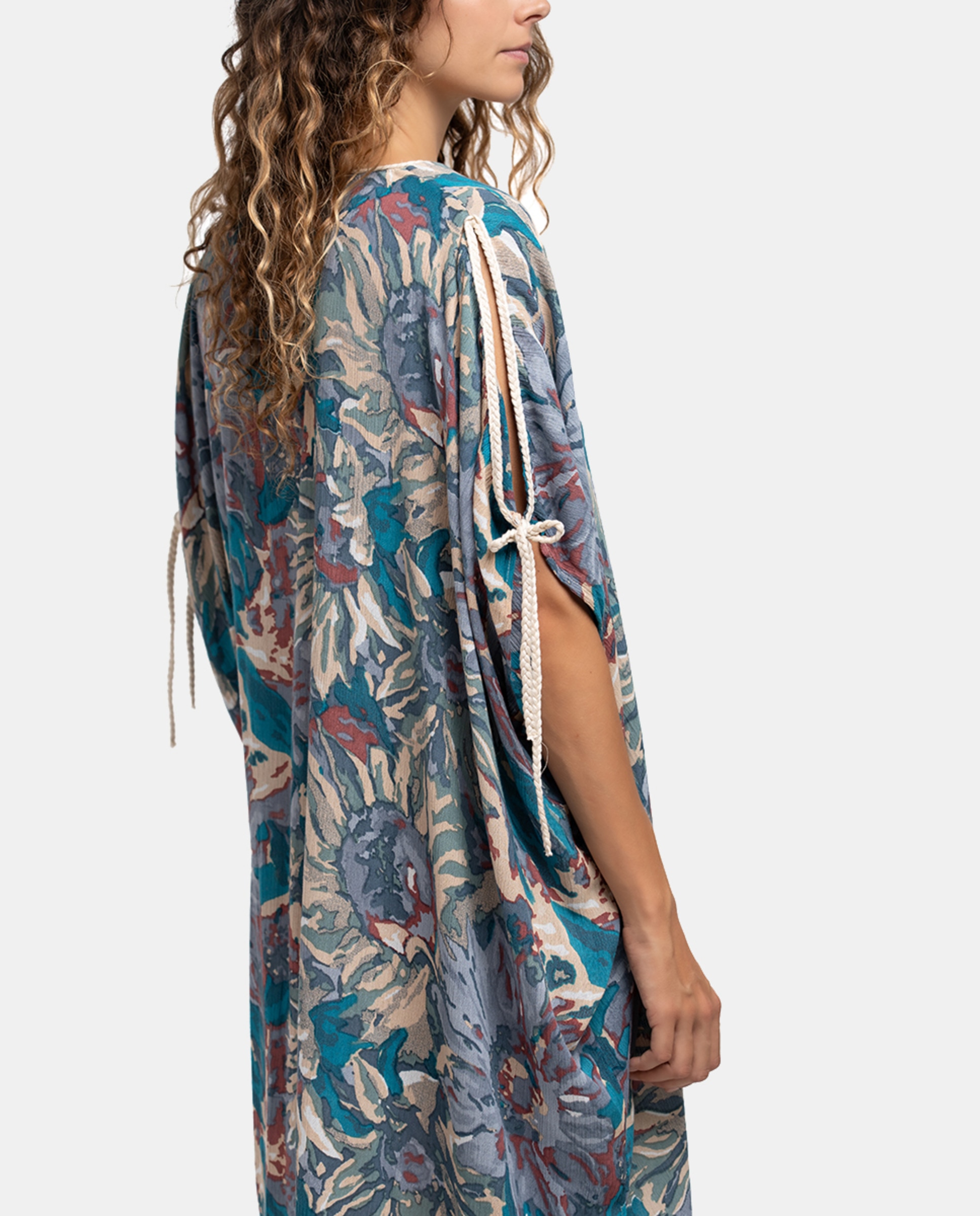 Kaftan de Viscose Oceans Diary com Estampado Floral Azul-2